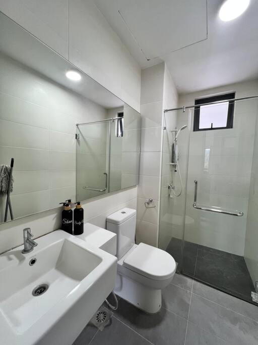 Apartment Lily Avillion-tanah Rata *
