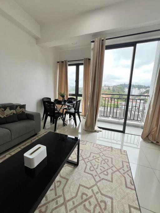 Apartment Lily Avillion-tanah Rata *